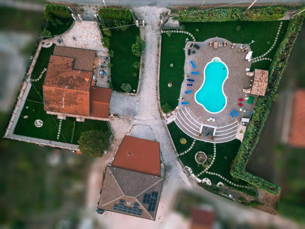 Truni Farm Country House Bed & Breakfast Bisaccia Exterior photo